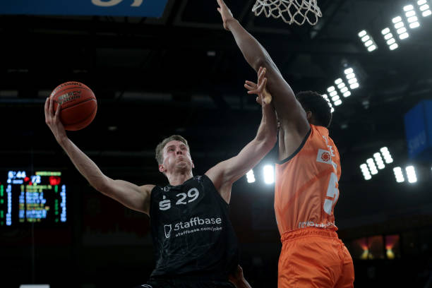 区协助解围 区协助解围