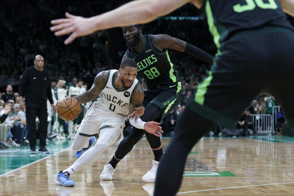 C罗在两方 C罗在两方